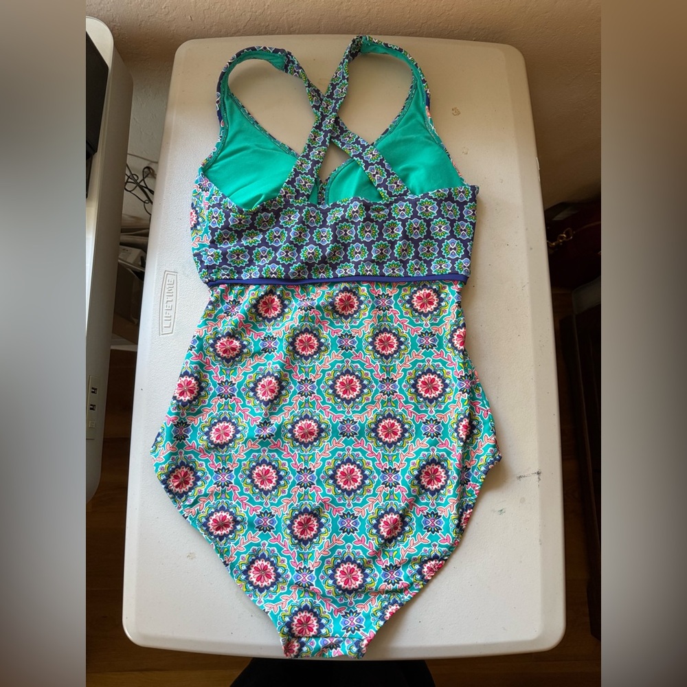 Swimsuit - Picture 2 of 4